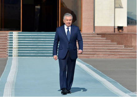 Президент Узбекистана отбыл с рабочим визитом в Душанбе